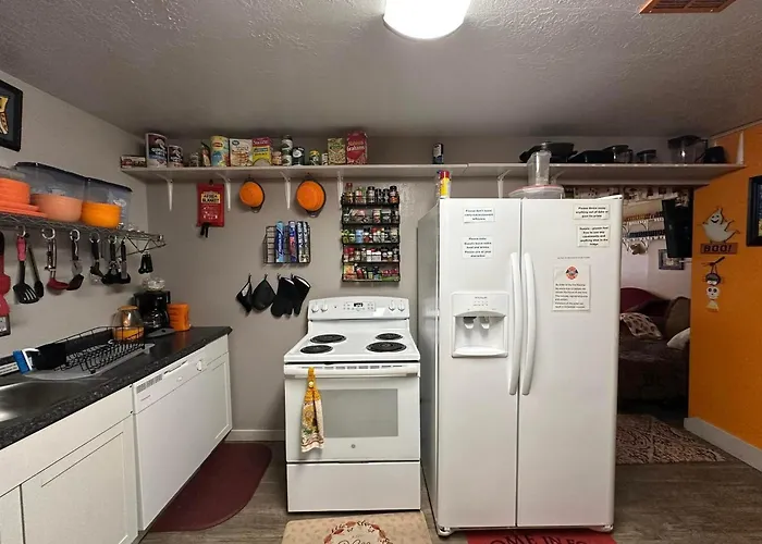 Ez 1 Mile To Fort Sill! Pumpkin Cottage Sleeps 9, Grills, Firepit, Laundry