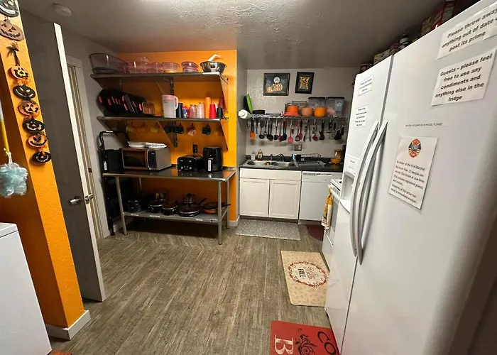 Ez 1 Mile To Fort Sill! Pumpkin Cottage Sleeps 9, Grills, Firepit, Laundry